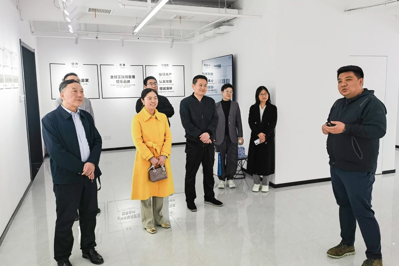 尼罗河机械赴郑州市电子商务协会副会长单位致欧家居考察交流