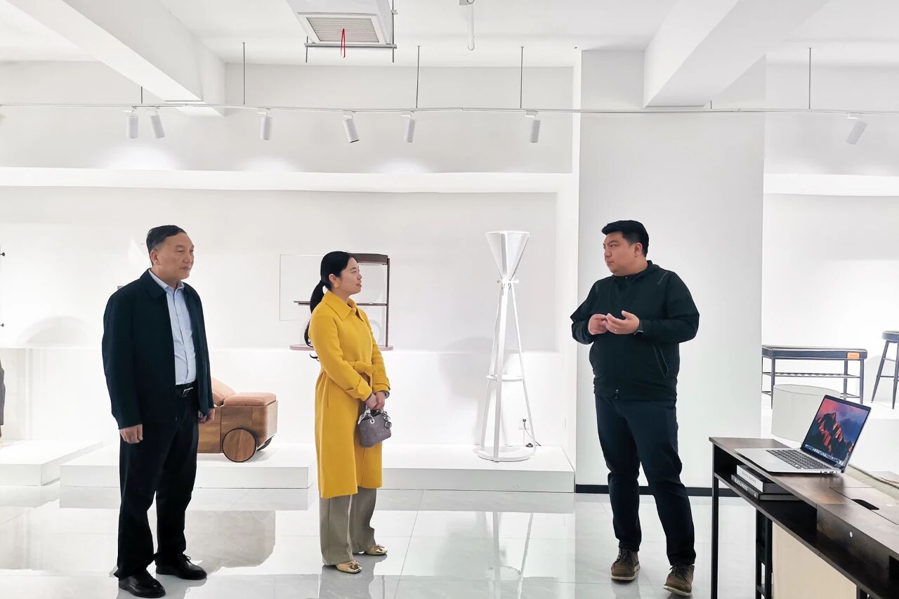 尼罗河机械赴郑州市电子商务协会副会长单位致欧家居考察交流