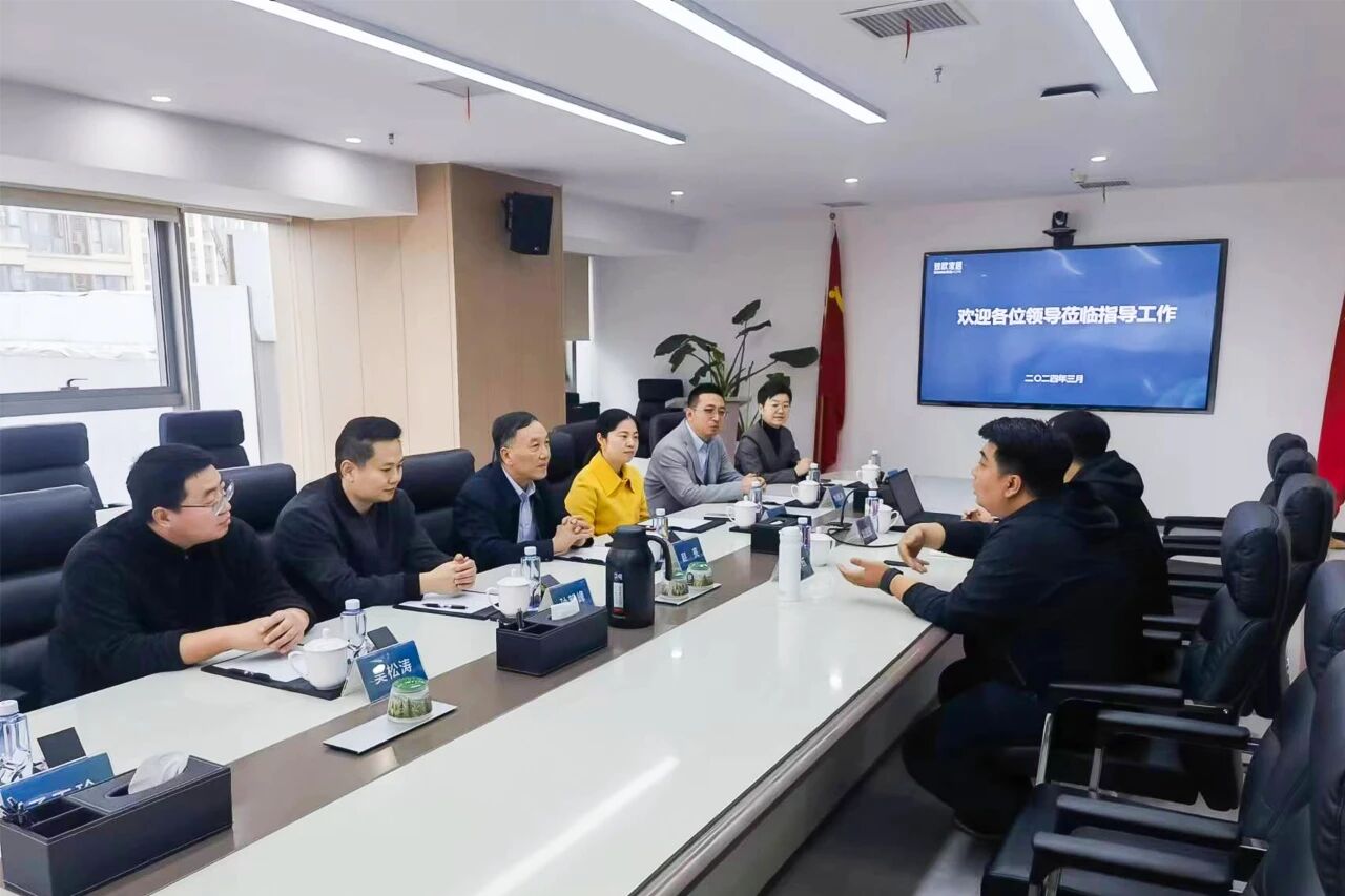 尼罗河机械赴郑州市电子商务协会副会长单位致欧家居考察交流