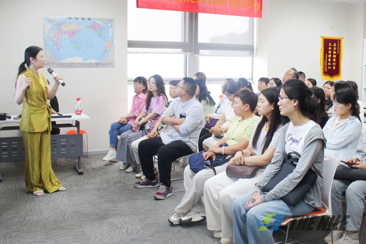 尼罗河机械与河南省高校电子商务师资骨干共话跨境电商新纪元